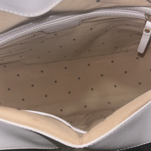 KATE SPADE-NWOT! BEAUTIFUL WHITE LEATHER W/SILVER GLITTERY ACCENT-CLEAN INSIDE! - Picture 8 of 10